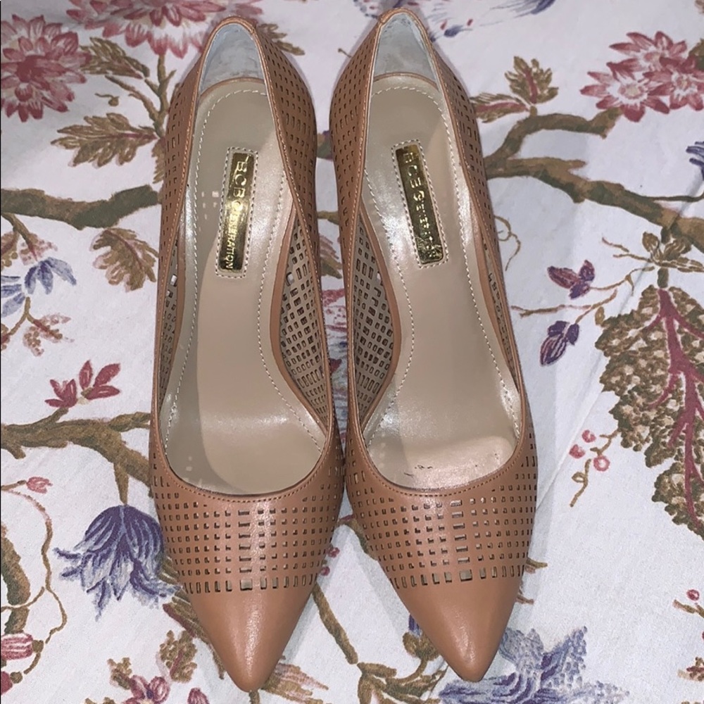 BCBG tan heels